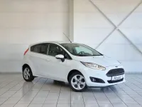 Gebraucht Ford Fiesta Titanium 101 PS (74 kW) 2017 Weiß Limousine