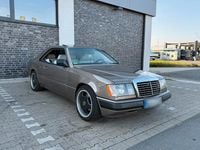 Gebraucht Mercedes E230 132 PS (97 kW) 1987 Braun Coupé