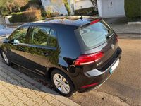 Second-hand VW Golf VII Trendline 110 CP (80 kW) 2017 Negru Berlinǎ