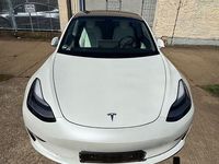 Used Tesla Model 3 Standard Range Plus 239 kW (325 HP) 2019 White Sedan