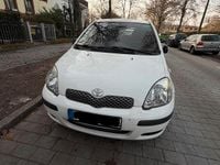 Gebraucht Toyota Yaris 86 PS (63 kW) 2003 Weiß Kleinwagen