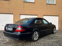 Gebraucht Mercedes E320 Avantgarde 224 PS (164 kW) 2006 Schwarz Limousine