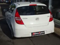 Gebraucht Hyundai i30 Edition 109 PS (80 kW) 2011 Weiß Limousine
