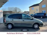 Używany Renault Scénic Authentique 107 KM (78 kW) 2002 Brązowy Minivan
