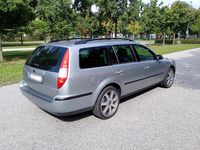 Usado Ford Mondeo 130 CV (95 kW) 2004 Plateado Familiar