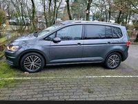 Gebraucht VW Touran 150 PS (110 kW) 2018 Grau Van / Kleinbus