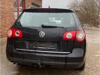 Gebraucht VW Passat 105 PS (77 kW) 2006 Schwarz Kombi