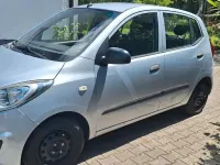 Gebraucht Hyundai i10 69 PS (50 kW) 2013 Silber Kleinwagen