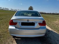 Gebraucht BMW 320 150 PS (110 kW) 2005 Silber Limousine