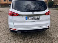Gebraucht Ford S-MAX Titanium 179 PS (131 kW) 2017 Weiß Van / Kleinbus