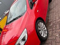 Second-hand Opel Astra 140 CP (102 kW) 2011 Roșu Hatchback