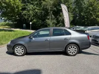 Gebraucht VW Jetta Trendline 105 PS (77 kW) 2009 Grau Limousine