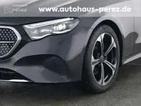 Usado Mercedes E200 Advanced Plus 204 HP (150 kW) 2024 Cinzento Sedan