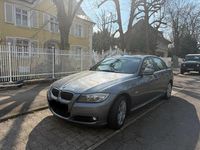 Gebraucht BMW 318 143 PS (105 kW) 2010 Grau Limousine