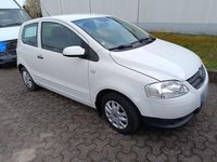 Gebraucht VW Fox 65 PS (47 kW) 2011 Weiß Kleinwagen