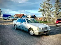 Używany Mercedes E200 136 KM (100 kW) 1999 Szary Sedan/Limuzyna
