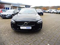 Gebraucht Volvo V60 Plus 197 PS (144 kW) 2025 Onyx black / metallic Kombi