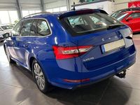 Gebraucht Skoda Superb 218 PS (160 kW) 2021 Blau Kombi