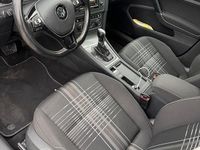 Gebraucht VW Golf VII LOUNGE 150 PS (110 kW) 2015 Kleinwagen