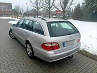 Gebraucht Mercedes E220 150 PS (110 kW) 2003 Silber Kombi