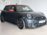 Używany Mini John Cooper Works 187 KM (137 kW) 2024 Czarny Hatchback