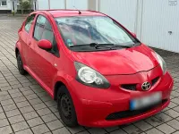 Gebraucht Toyota Aygo 68 PS (50 kW) 2008 Rot Kleinwagen