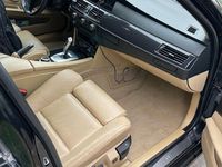 Gebraucht BMW 525 197 PS (144 kW) 2008 Schwarz Kombi