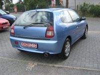 Gebraucht Mitsubishi Colt 75 PS (55 kW) 2000 Blau metallic Van / Kleinbus