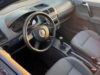 Gebraucht VW Polo 64 PS (47 kW) 2003 Violet Kleinwagen