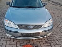 Gebraucht Ford Mondeo Ambiente 145 PS (106 kW) 2005 Grau Kombi