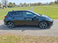 Gebraucht Toyota Auris Team 116 PS (85 kW) 2019 Schwarz Kleinwagen