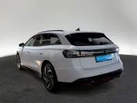 Gebraucht VW ID.7 Pro 210 kW (286 PS) 2025 Gletscherweiß metallic Kombi
