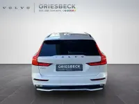 Gebraucht Volvo V60 Plus 455 PS (334 kW) 2023 Crystal white pearl / metallic Kombi