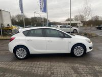 Gebraucht Opel Astra Active 131 PS (96 kW) 2013 Weiß Limousine
