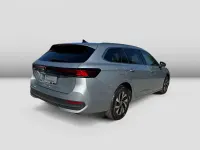 Gebraucht VW Passat Business 150 PS (110 kW) 2024 Oyster silver metallic Kombi