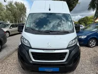 Gebraucht Peugeot Boxer 140 PS (102 kW) 2022 Lackierung weiss icy/deckende Van
