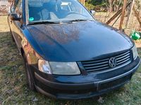 Gebraucht VW Passat 101 PS (74 kW) 1998 Schwarz Limousine