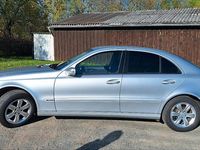 Second-hand Mercedes E220 150 CP (110 kW) 2002 Argintiu Berlinǎ