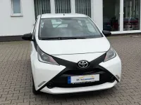 Używany Toyota Aygo 69 KM (50 kW) 2016 Biały Hatchback