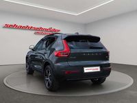 Neu Volvo XC40 Plus 163 PS (119 kW) 2026 Forest lake metallic SUV