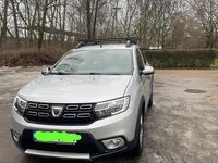 Używany Dacia Sandero Stepway 90 KM (66 kW) 2017 Szary Sedan/Limuzyna