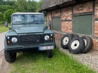 Gebraucht Land Rover Defender 122 PS (89 kW) 2010 Grün SUV