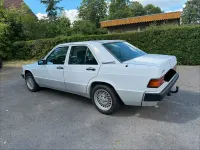 Gebraucht Mercedes 190 75 PS (55 kW) 1990 Weiß Limousine