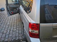 Second-hand Kia Carnival 2010 Argintiu Monovolum