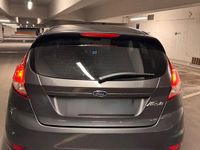 Gebraucht Ford Fiesta Celebration 80 PS (58 kW) 2017 Grau Kleinwagen