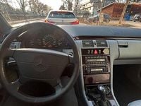 Gebraucht Mercedes E240 170 PS (125 kW) 1997 Grau Limousine