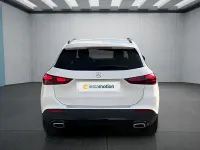 Gebraucht Mercedes GLA180 116 PS (85 kW) 2024 Weiß SUV