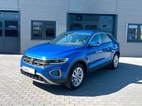 Gebraucht VW T-Roc Life 150 PS (110 kW) 2024 Blau SUV