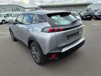 Gebraucht Peugeot e-2008 Active 100 kW (136 PS) 2022 Grau / artense grau (metallic) SUV