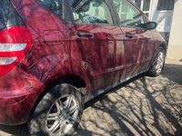 Gebraucht Mercedes A150 Classic 95 PS (69 kW) 2004 Rot Van / Kleinbus